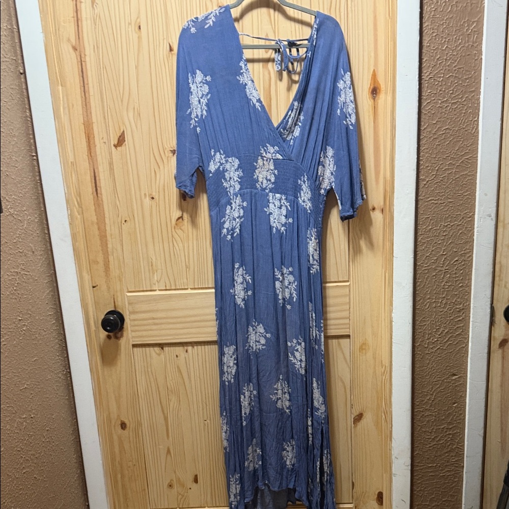 ODDY Blue and White Floral Maxi Dress
